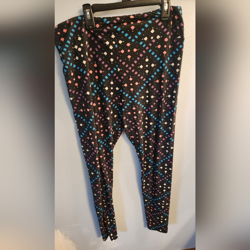 🍉LuLaRoe Women's Leggings with Black, Blue, and Red Pattern